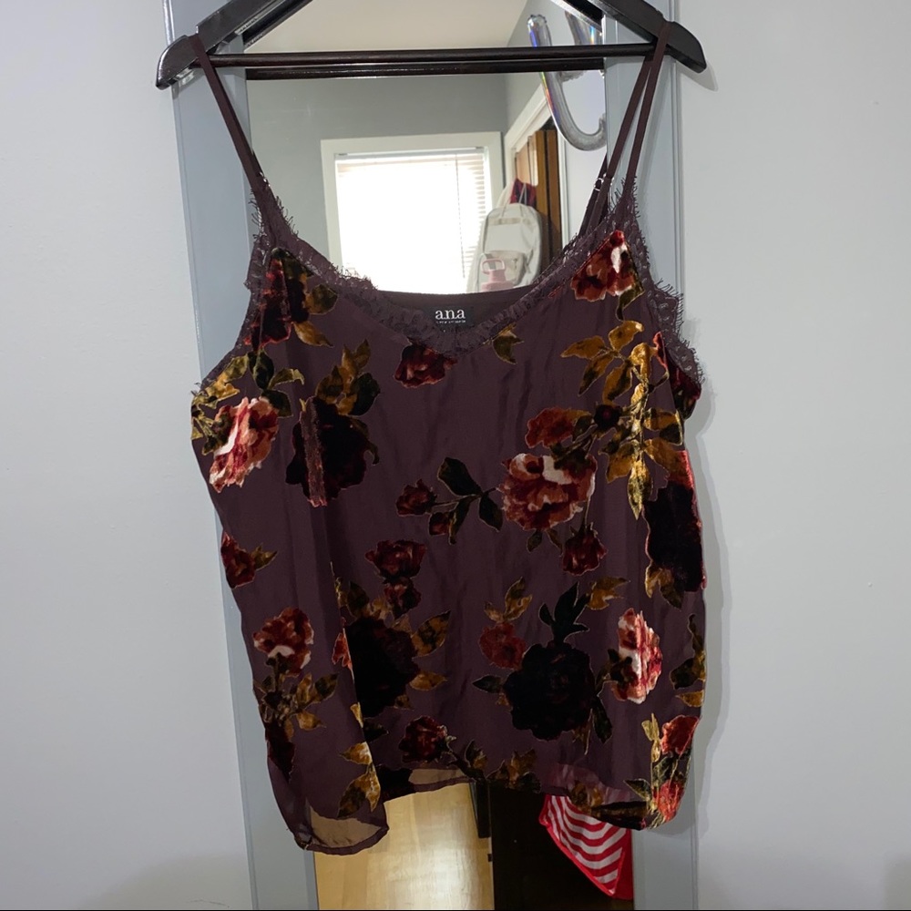 Thin Strapped Too With Velvet Flowers
